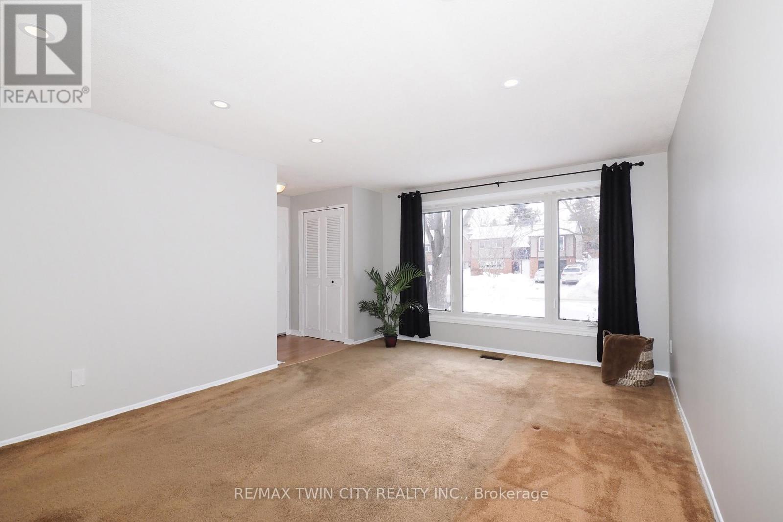 24 Blackwell Drive, Kitchener, Ontario  N2N 1P5 - Photo 10 - X12779306