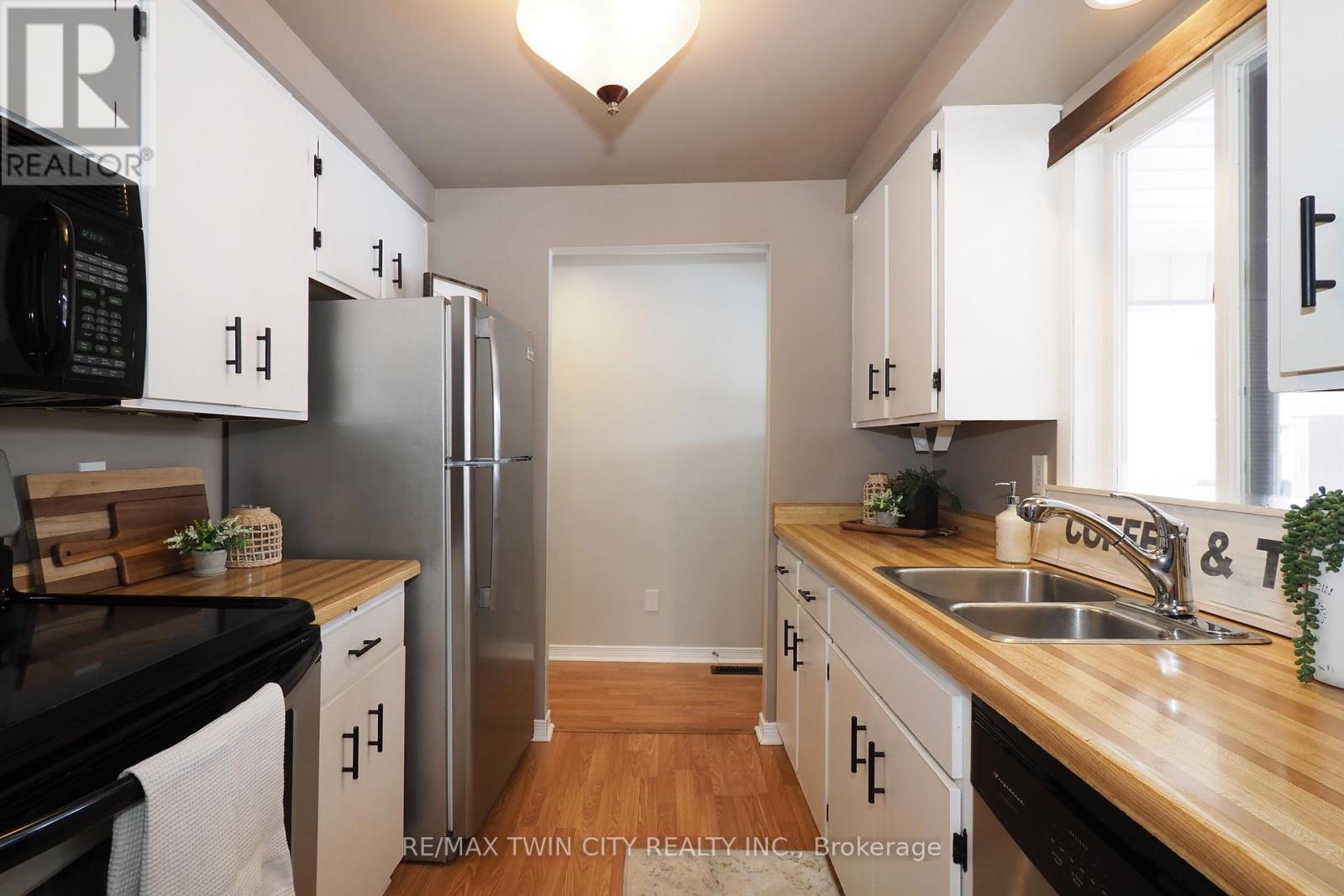 24 Blackwell Drive, Kitchener, Ontario  N2N 1P5 - Photo 13 - X12779306