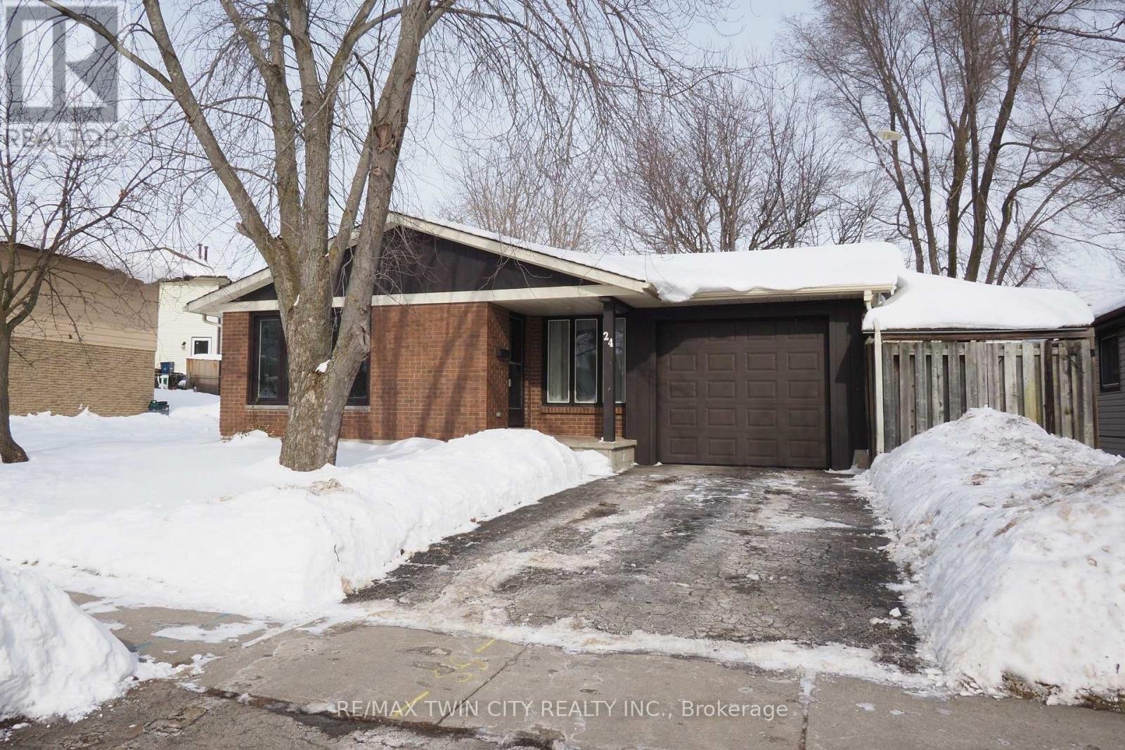 24 Blackwell Drive, Kitchener, Ontario  N2N 1P5 - Photo 4 - X12779306