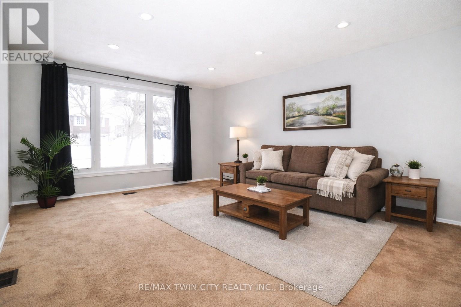 24 Blackwell Drive, Kitchener, Ontario  N2N 1P5 - Photo 7 - X12779306