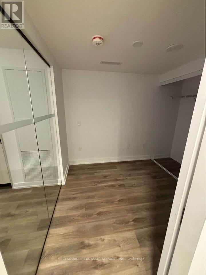 618 - 1 Jarvis Street, Hamilton, Ontario  L8R 0A8 - Photo 3 - X12779318