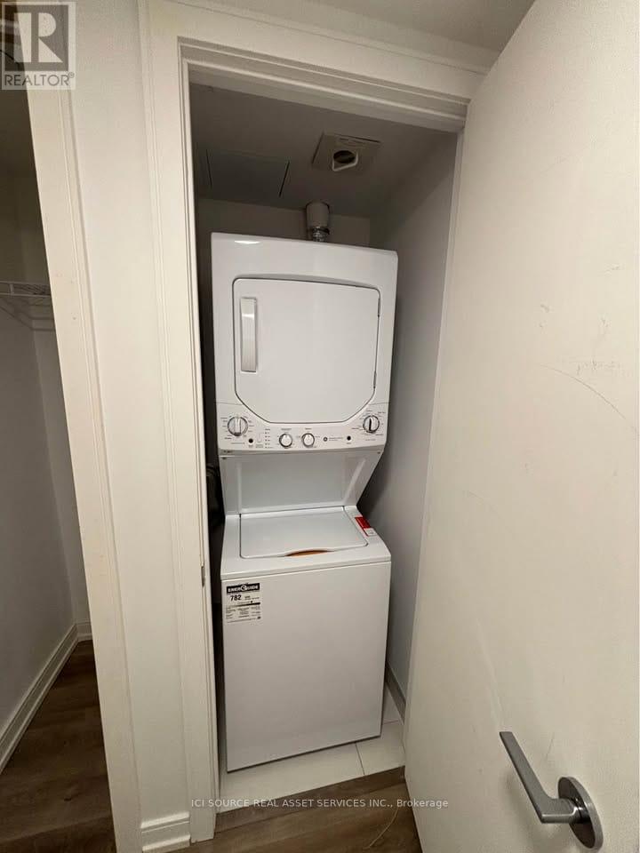 618 - 1 Jarvis Street, Hamilton, Ontario  L8R 0A8 - Photo 4 - X12779318