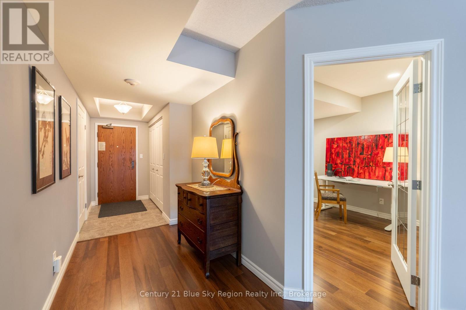 301 - 155 Timmins Street, North Bay (West End), Ontario  P1B 9K8 - Photo 2 - X12779332