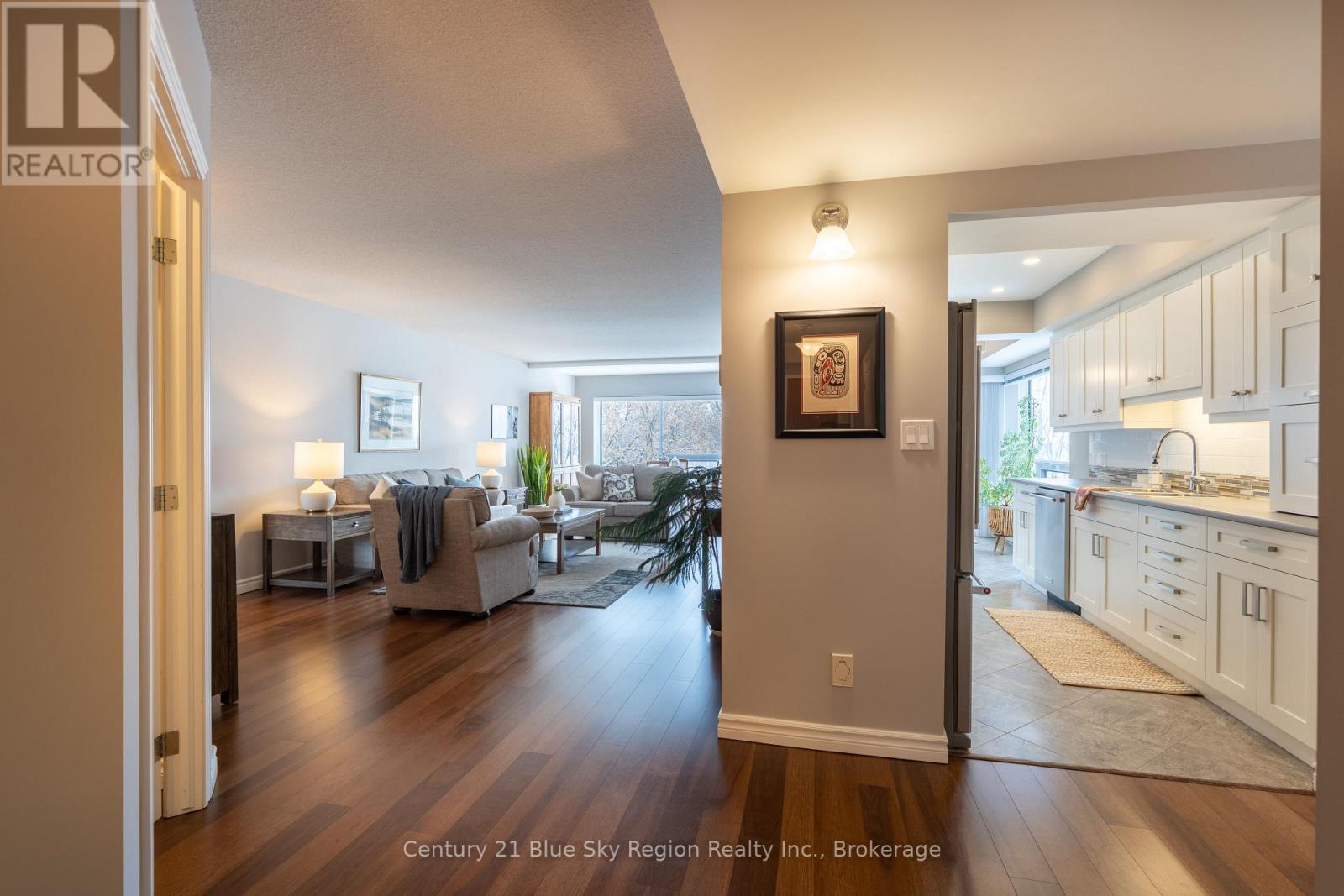 301 - 155 Timmins Street, North Bay (West End), Ontario  P1B 9K8 - Photo 3 - X12779332