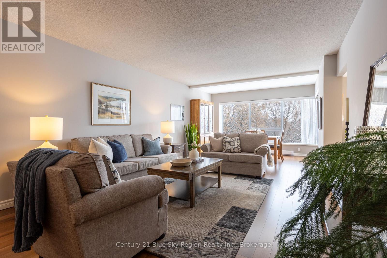 301 - 155 Timmins Street, North Bay (West End), Ontario  P1B 9K8 - Photo 4 - X12779332