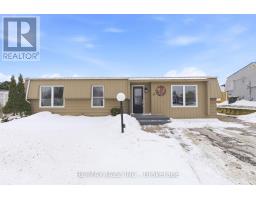 15 BLUFFS ROAD, Clarington, Ontario
