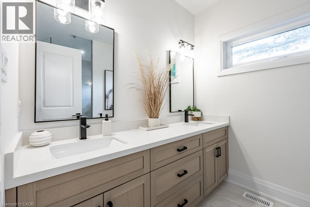 121 Fiddlers Green Road Unit# 2, Ancaster, Ontario  L9G 1W4 - Photo 33 - 40804276