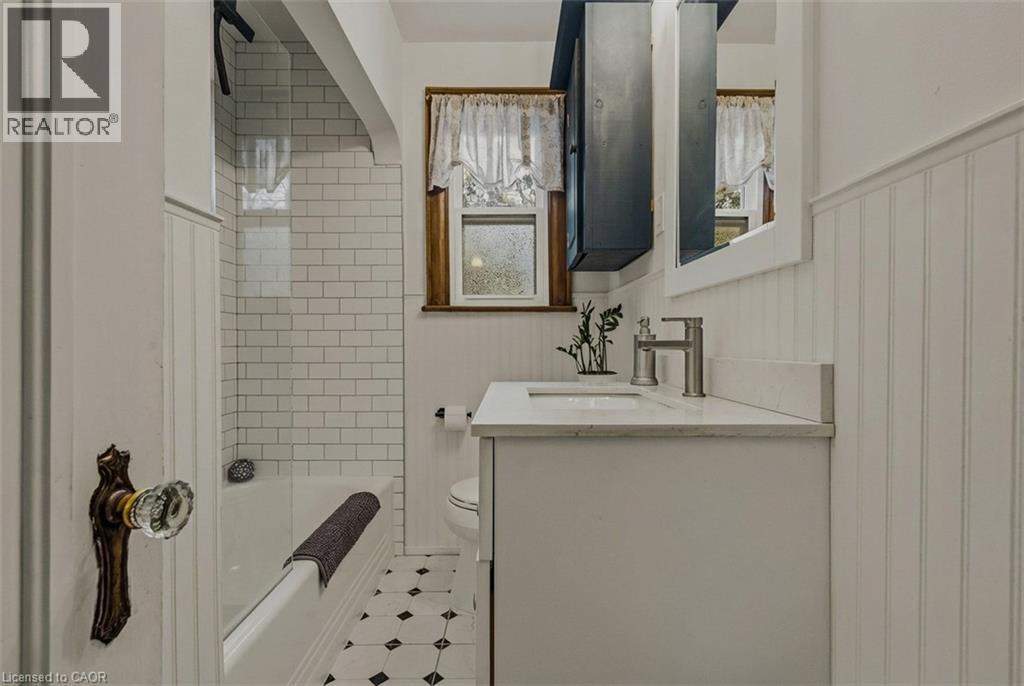 5 Alma Street, Dundas, Ontario  L9H 2C8 - Photo 25 - 40804132