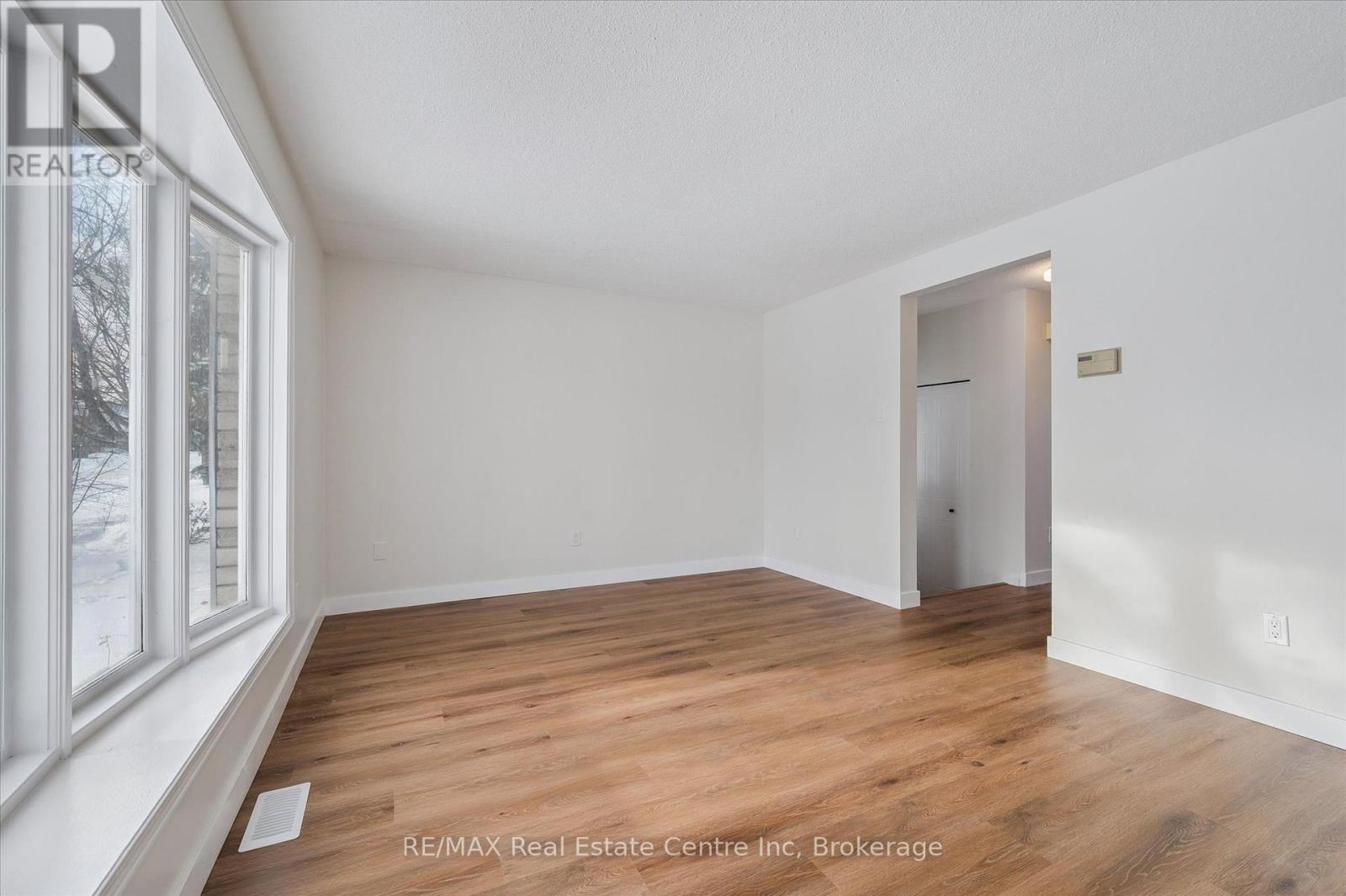 896 Elgin Street N, Cambridge, Ontario  N1R 8C4 - Photo 9 - X12779376