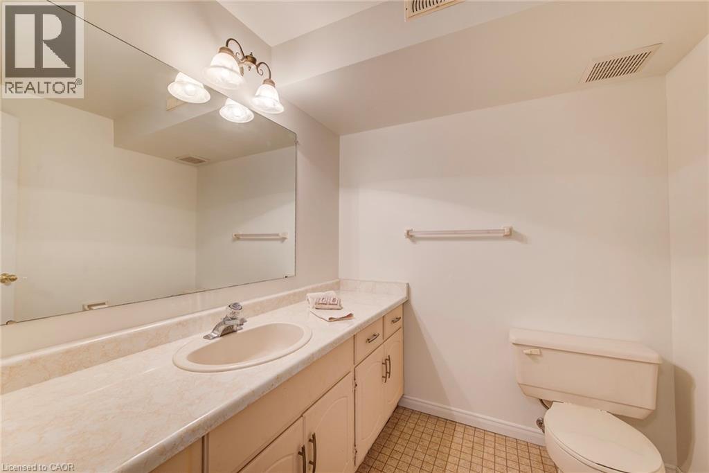 454 Kingsford Place, Waterloo, Ontario  N2T 1K9 - Photo 36 - 40798205