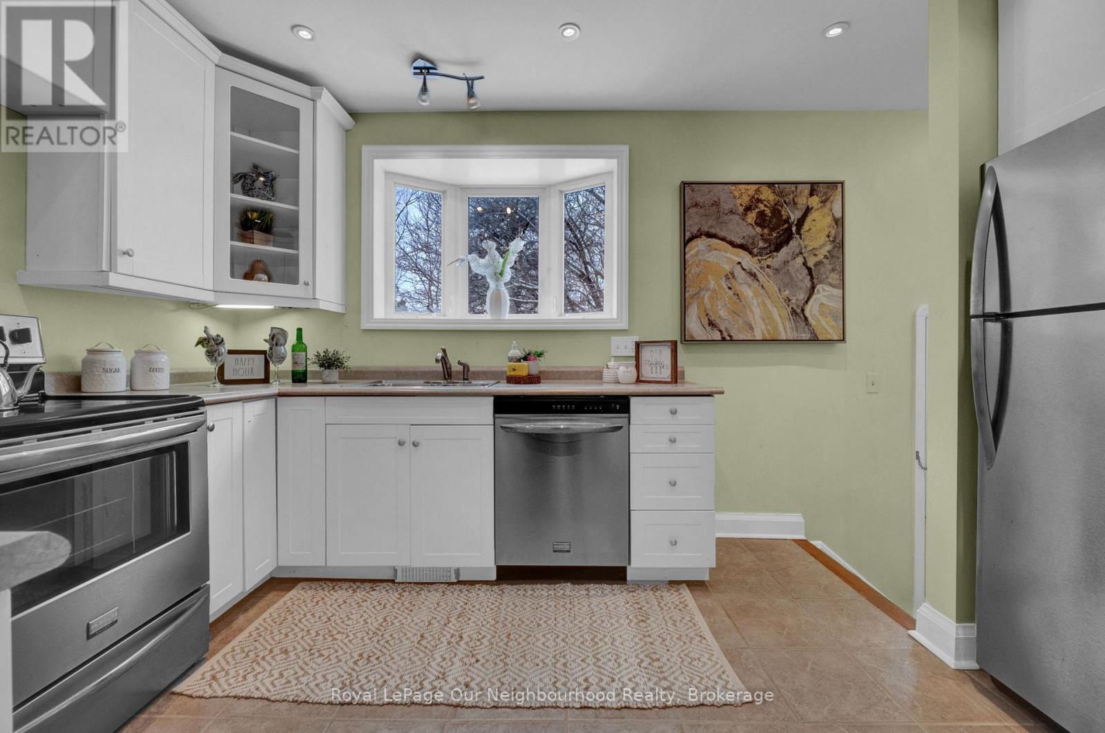 100 Buckingham Avenue, Oshawa (O'neill), Ontario  L1G 2K5 - Photo 12 - E12779328