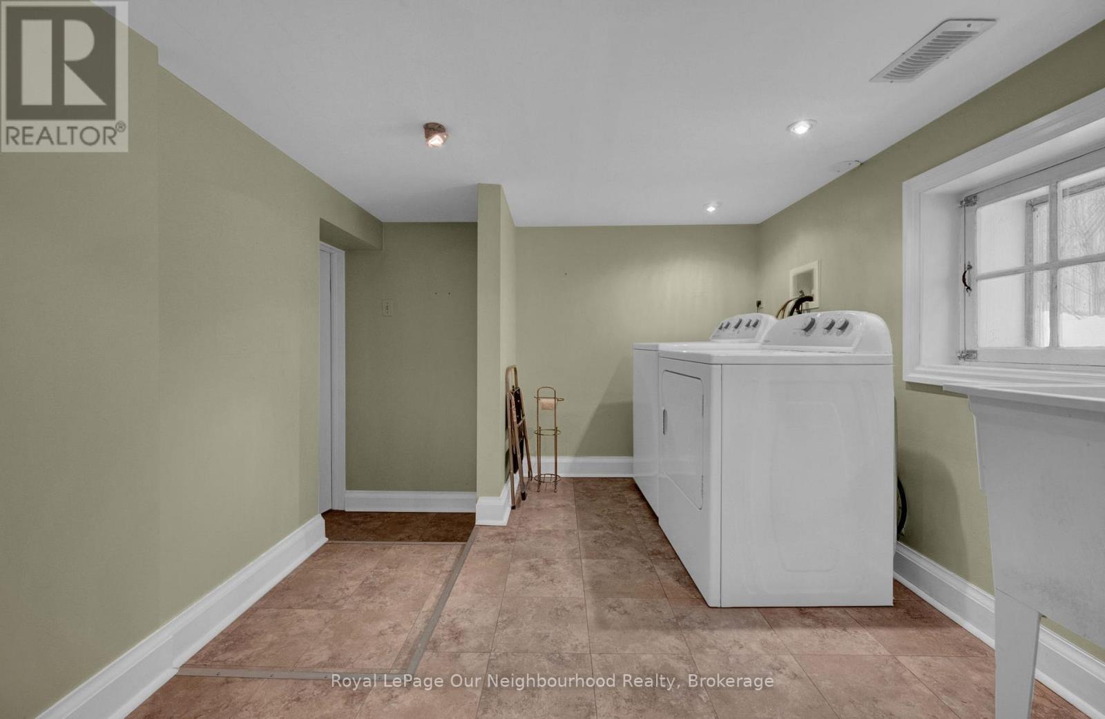 100 Buckingham Avenue, Oshawa (O'neill), Ontario  L1G 2K5 - Photo 27 - E12779328