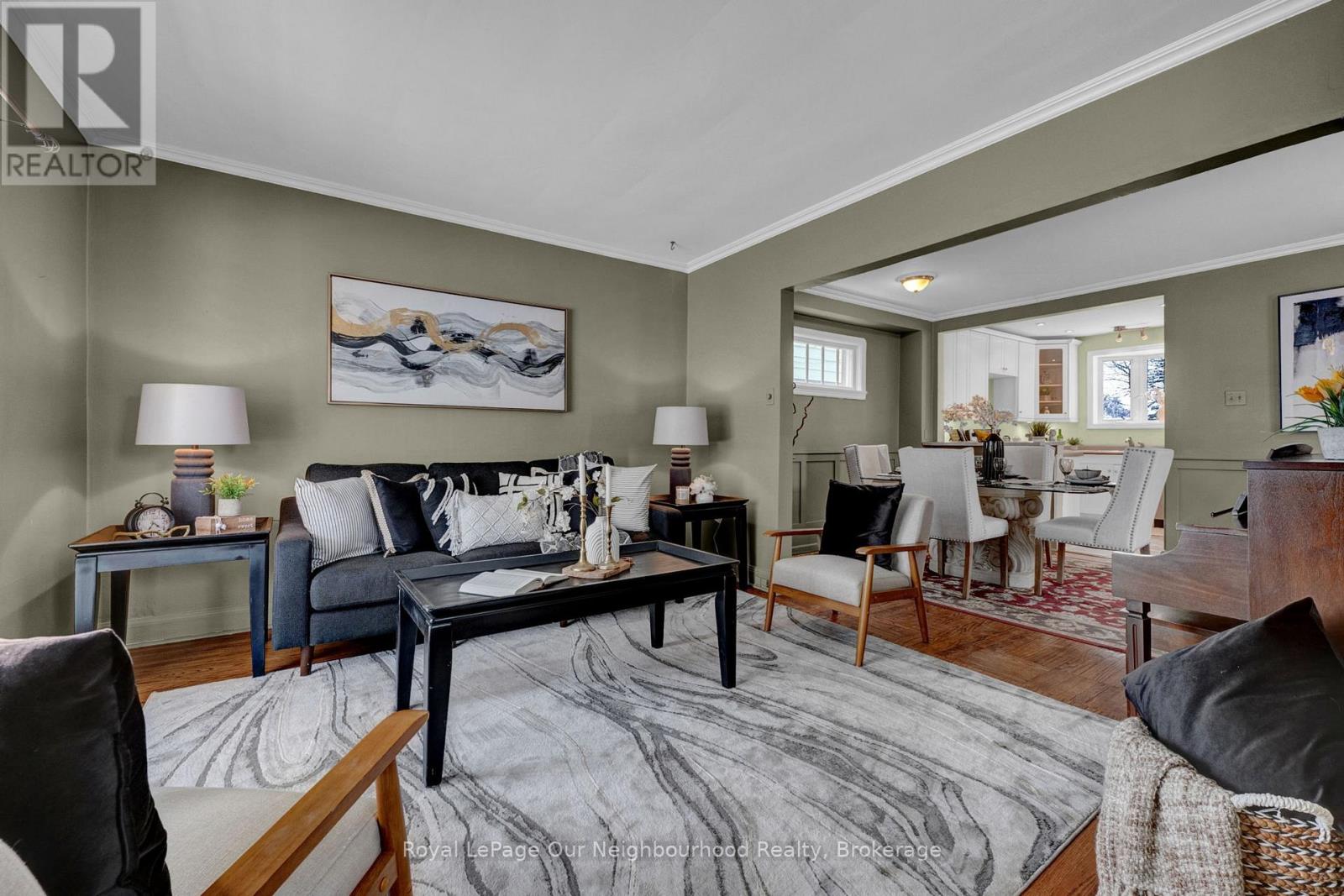 100 Buckingham Avenue, Oshawa (O'neill), Ontario  L1G 2K5 - Photo 4 - E12779328