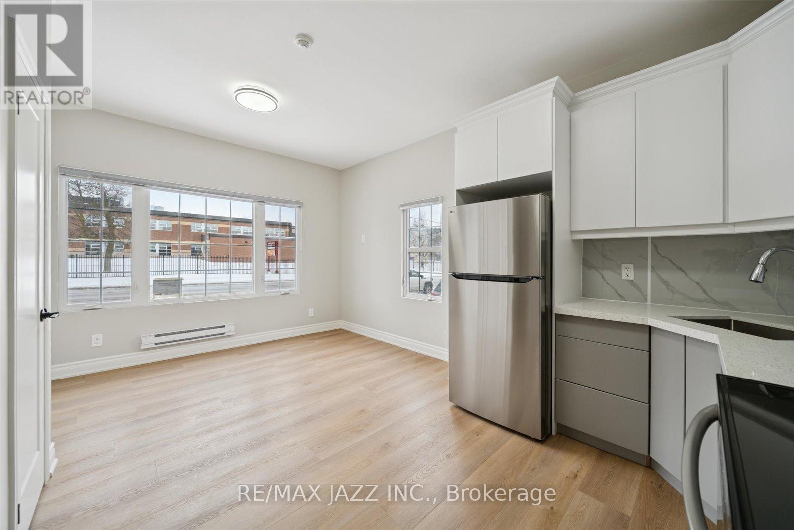 102 - 251 Simcoe Street S, Oshawa (Central), Ontario  L1H 4H3 - Photo 5 - E12779362