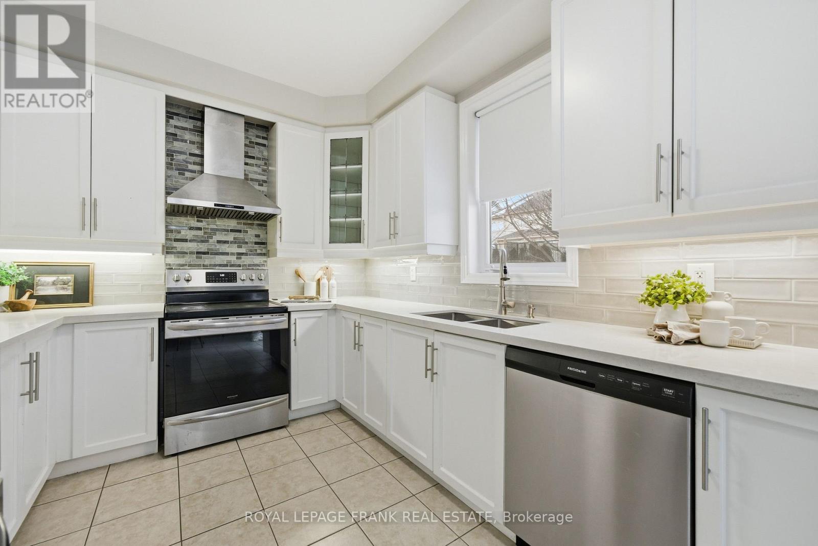 30 Westport Drive, Whitby (Pringle Creek), Ontario  L1R 0J3 - Photo 6 - E12779562