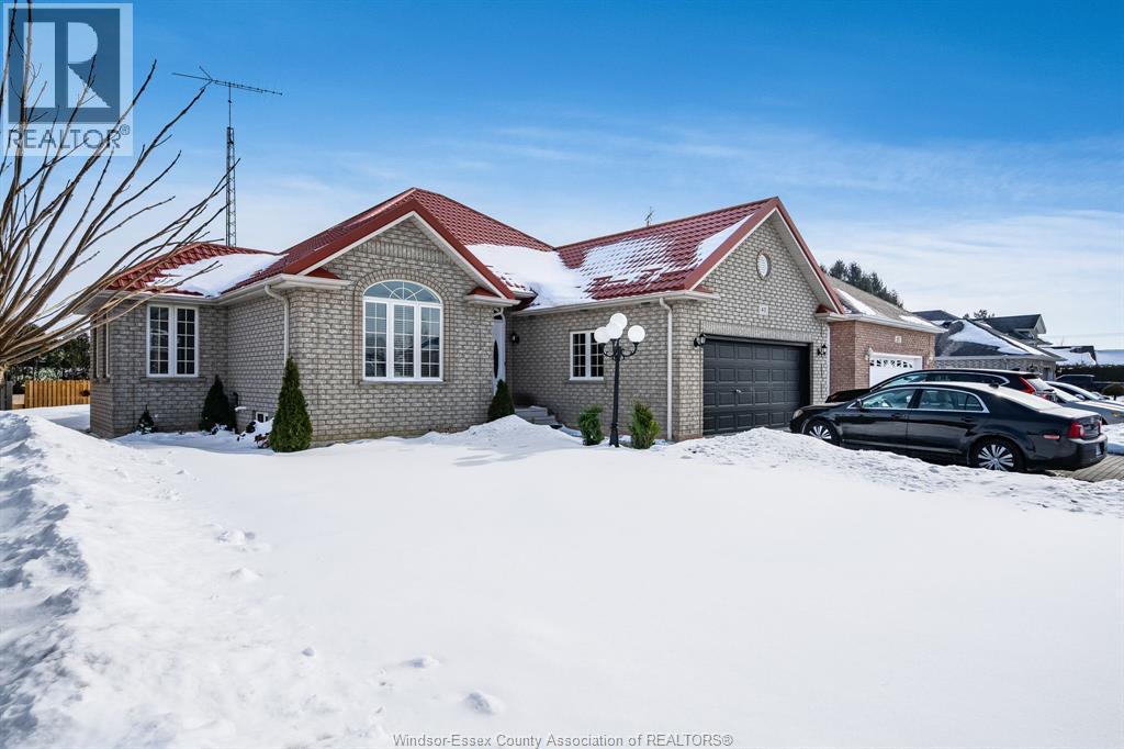 MLS# 26003056: 40 Debergh AVENUE, Leamington, Canada