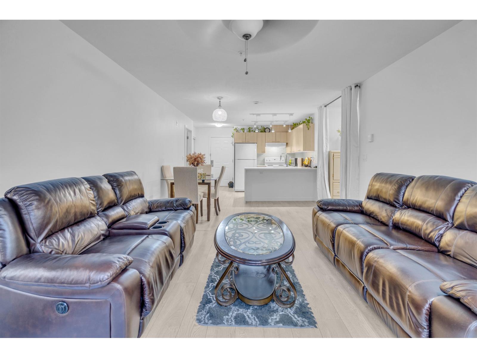 301 12083 92a Avenue, Surrey, British Columbia  V3V 8C8 - Photo 4 - R3088871