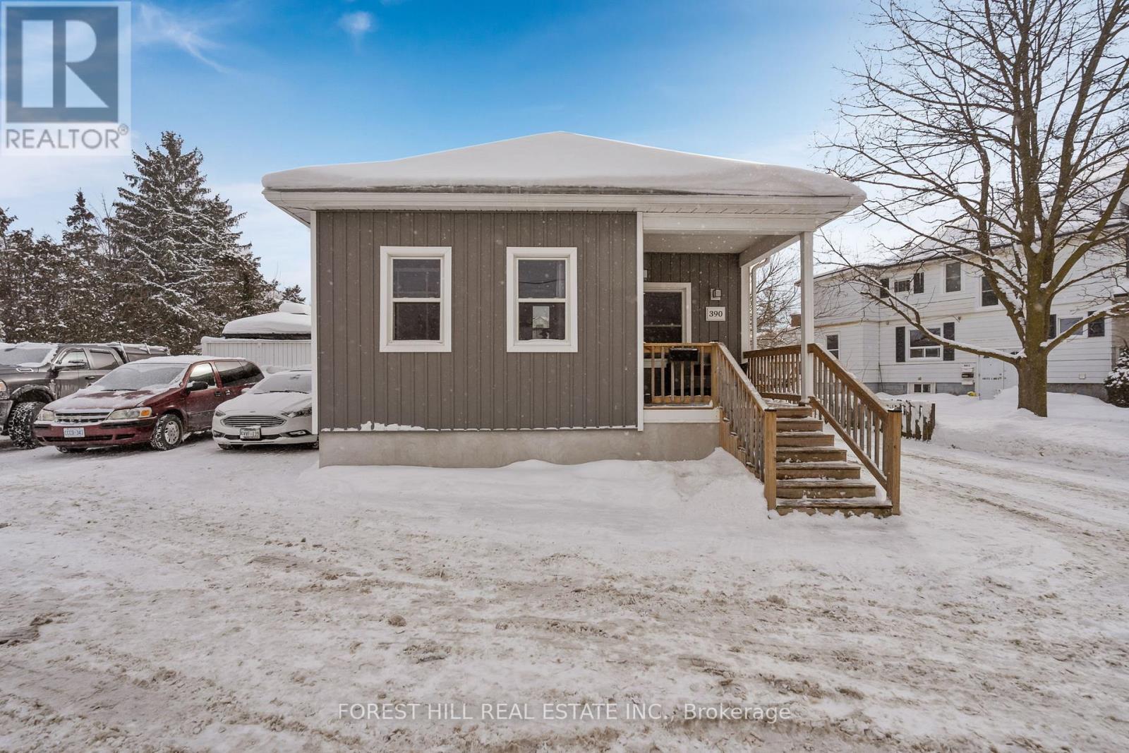 390 Glendale Avenue, St. Catharines, Ontario  L2T 1C2 - Photo 3 - X12779440