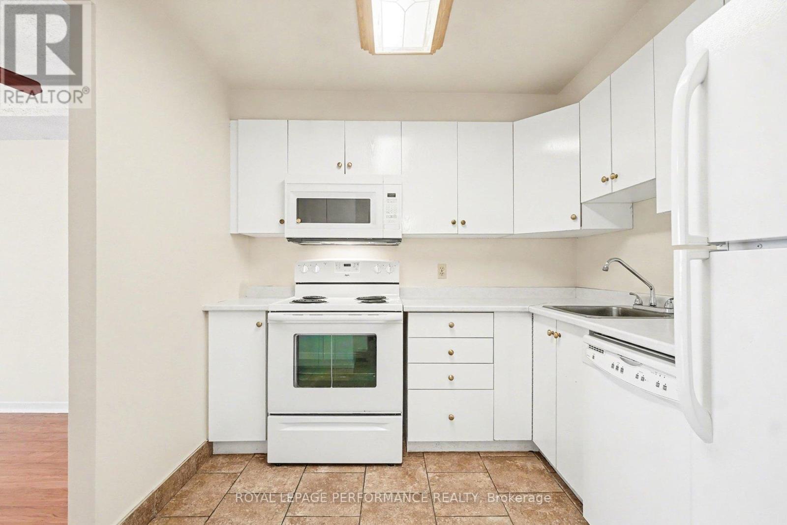 402 - 1440 Heron Road, Ottawa, Ontario  K1V 0X2 - Photo 13 - X12779474