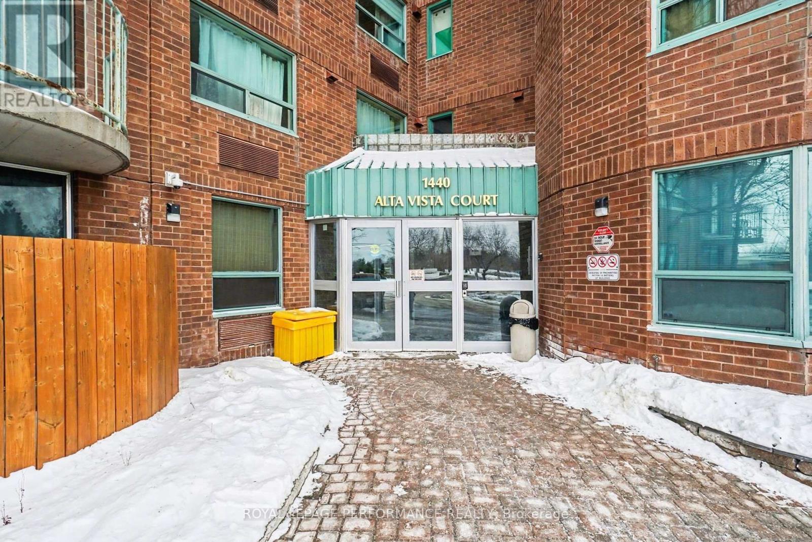 402 - 1440 Heron Road, Ottawa, Ontario  K1V 0X2 - Photo 2 - X12779474