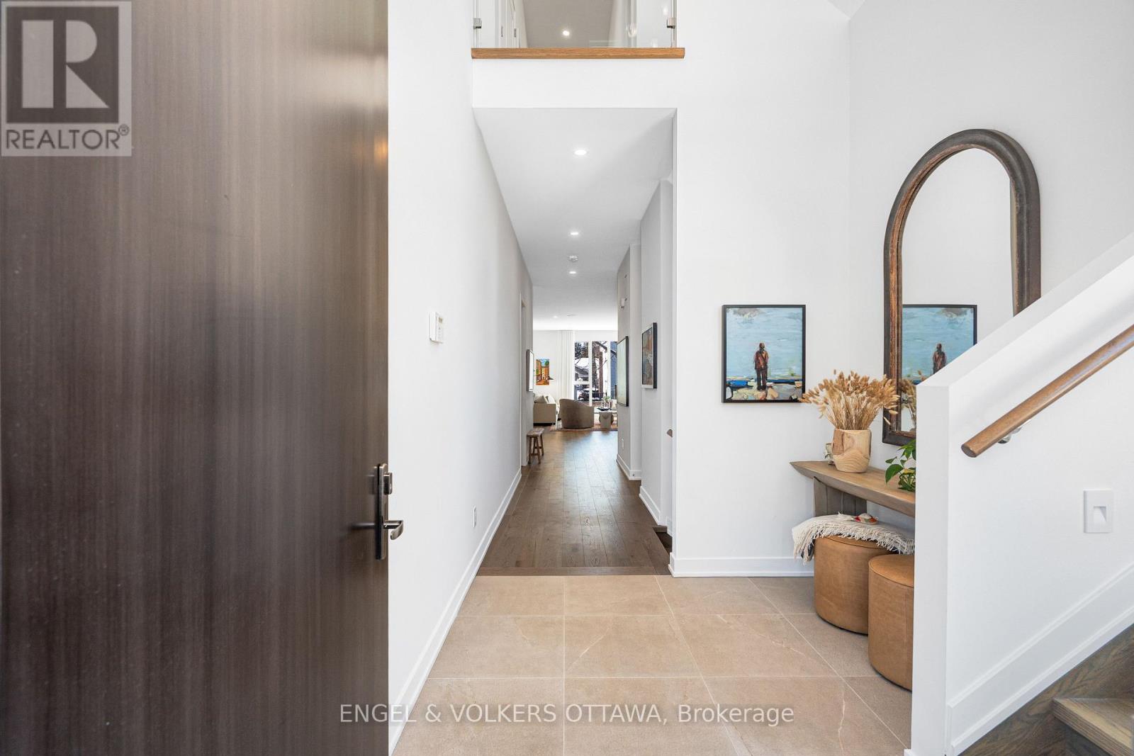 508 Roosevelt Avenue, Ottawa, Ontario  K2A 1Z8 - Photo 2 - X12779576