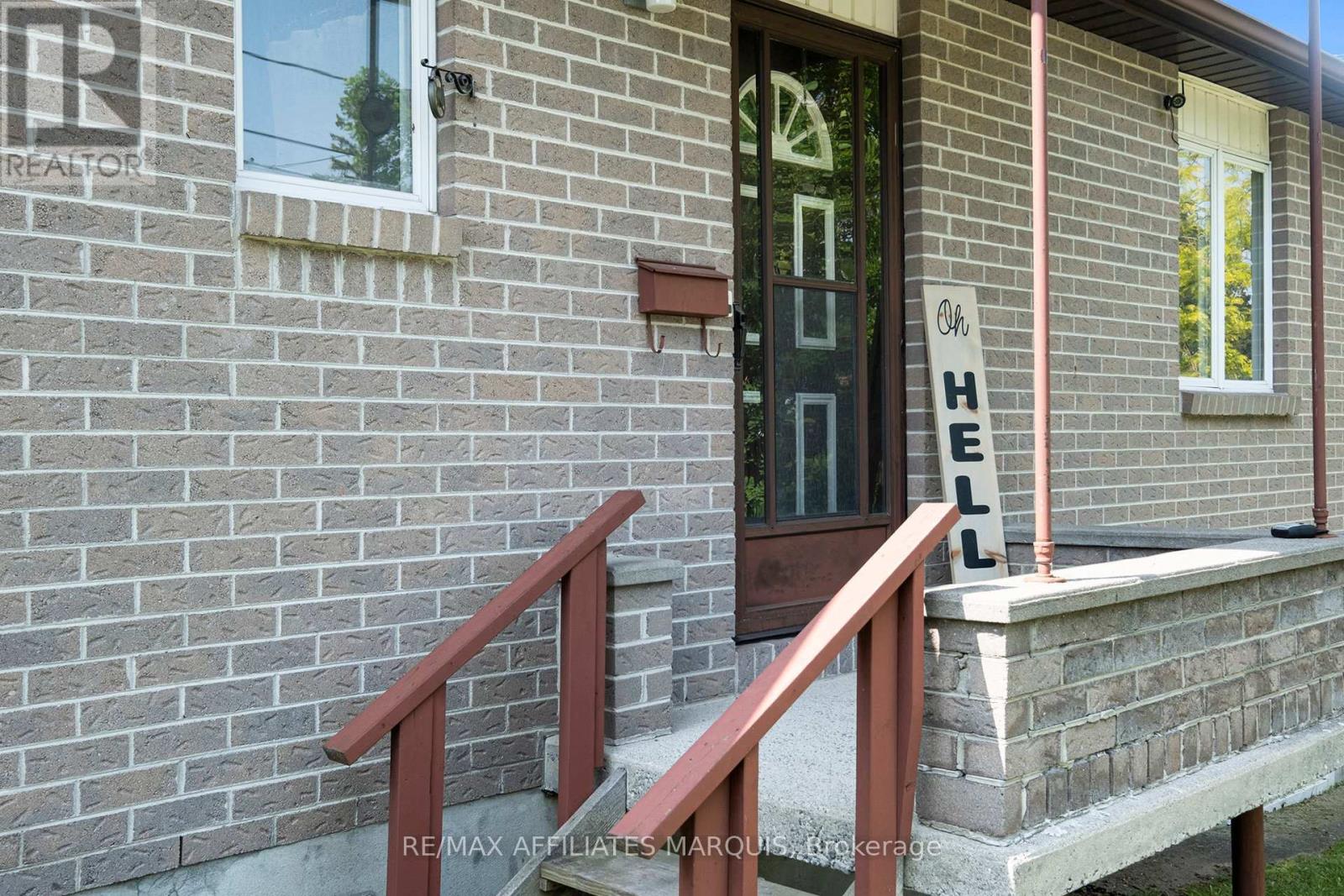 47 Gladstone Avenue, Smiths Falls, Ontario  K7A 1R8 - Photo 2 - X12779608