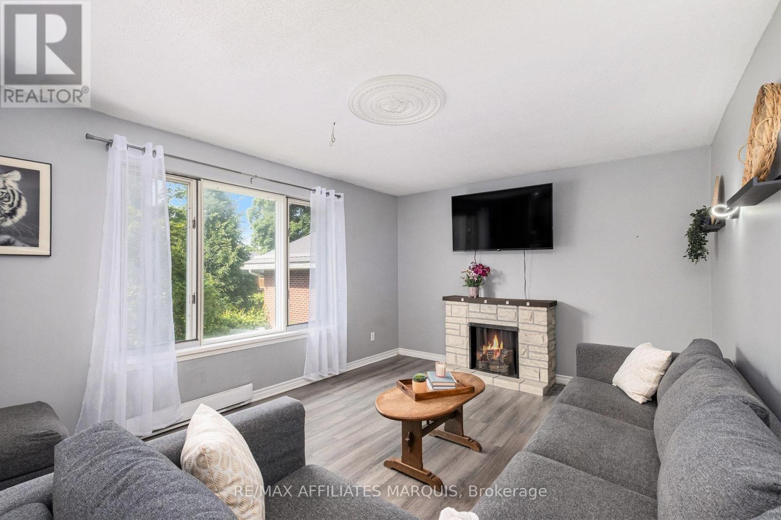 47 Gladstone Avenue, Smiths Falls, Ontario  K7A 1R8 - Photo 3 - X12779608