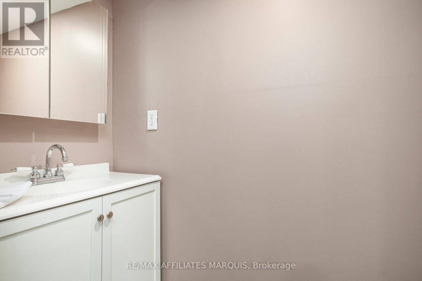 47 Gladstone Avenue, Smiths Falls, Ontario  K7A 1R8 - Photo 9 - X12779608