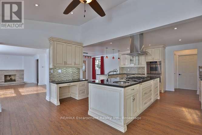 1336 Queen Victoria Avenue, Mississauga, Ontario  L5H 3H3 - Photo 15 - W12779448