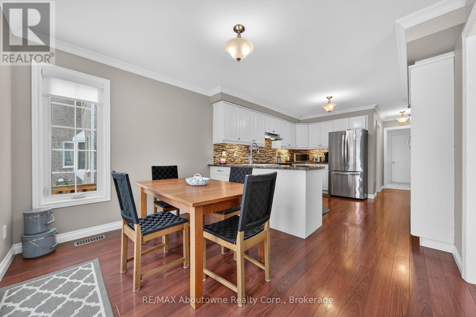 264 Richler Drive, Oakville, Ontario  L6H 5E4 - Photo 10 - W12779568