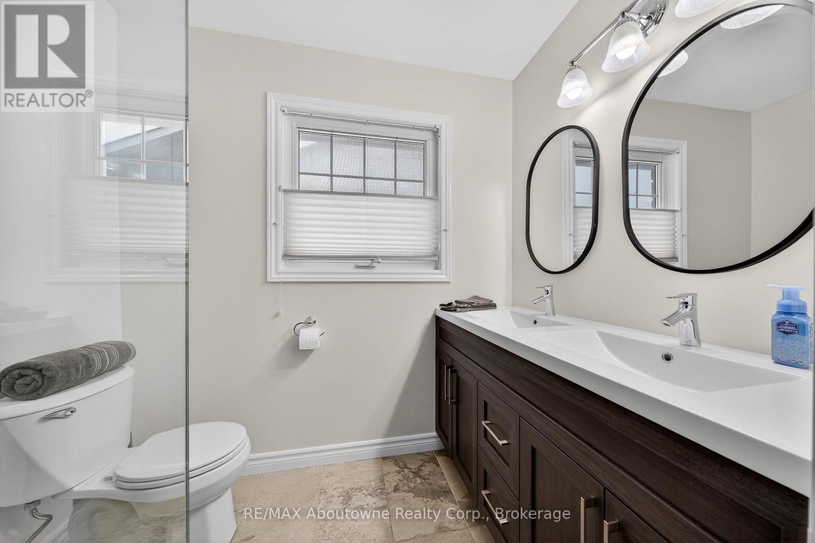 264 Richler Drive, Oakville, Ontario  L6H 5E4 - Photo 15 - W12779568