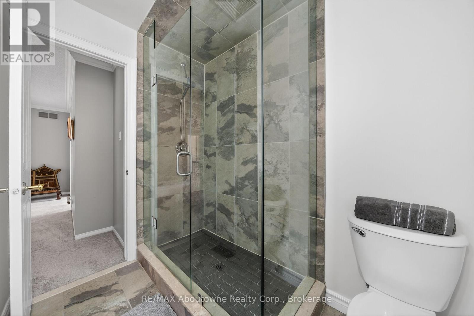 264 Richler Drive, Oakville, Ontario  L6H 5E4 - Photo 16 - W12779568