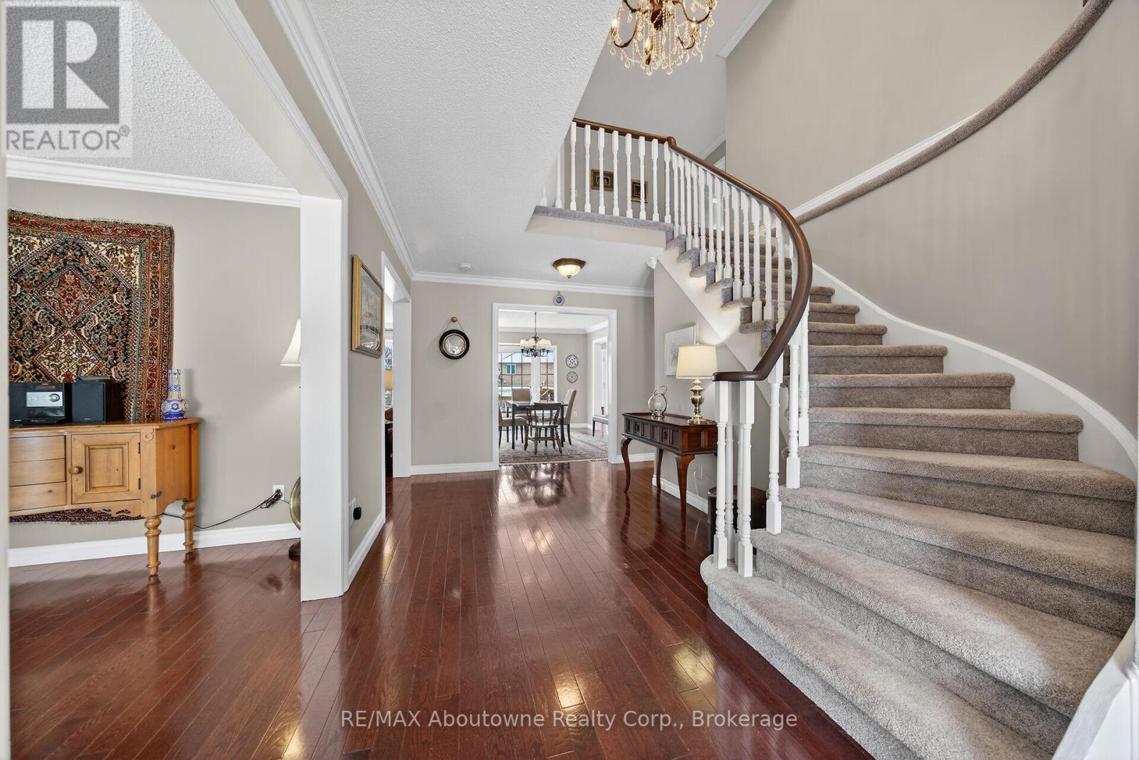 264 Richler Drive, Oakville, Ontario  L6H 5E4 - Photo 2 - W12779568