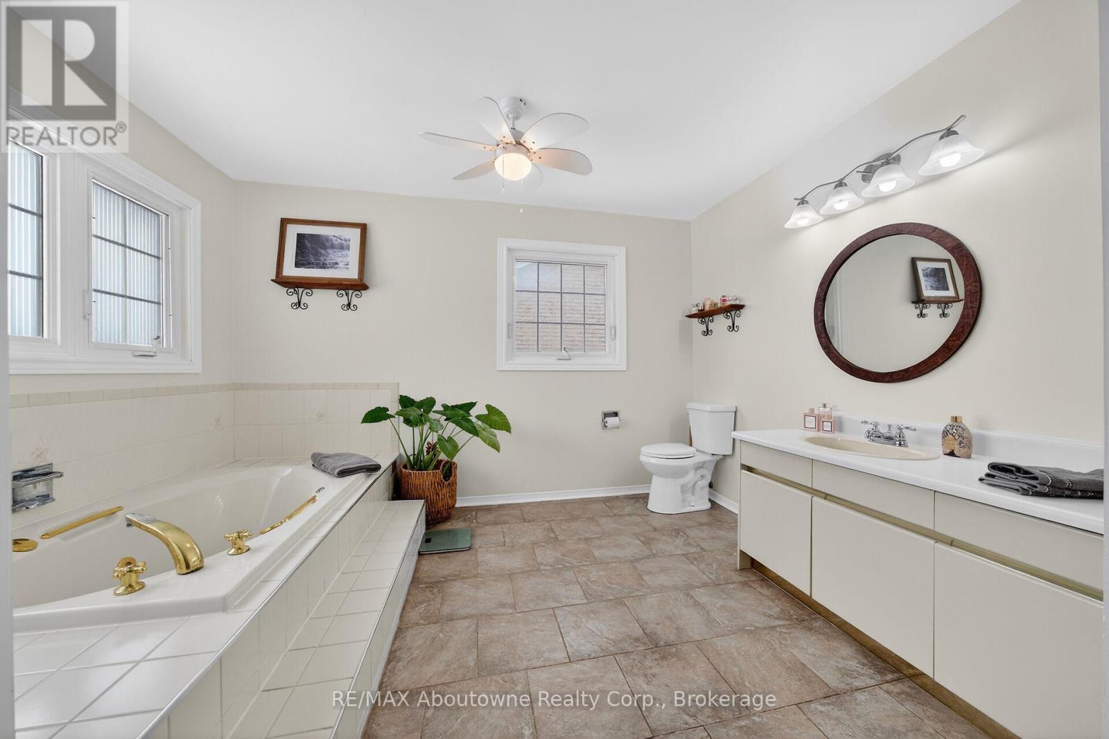 264 Richler Drive, Oakville, Ontario  L6H 5E4 - Photo 21 - W12779568