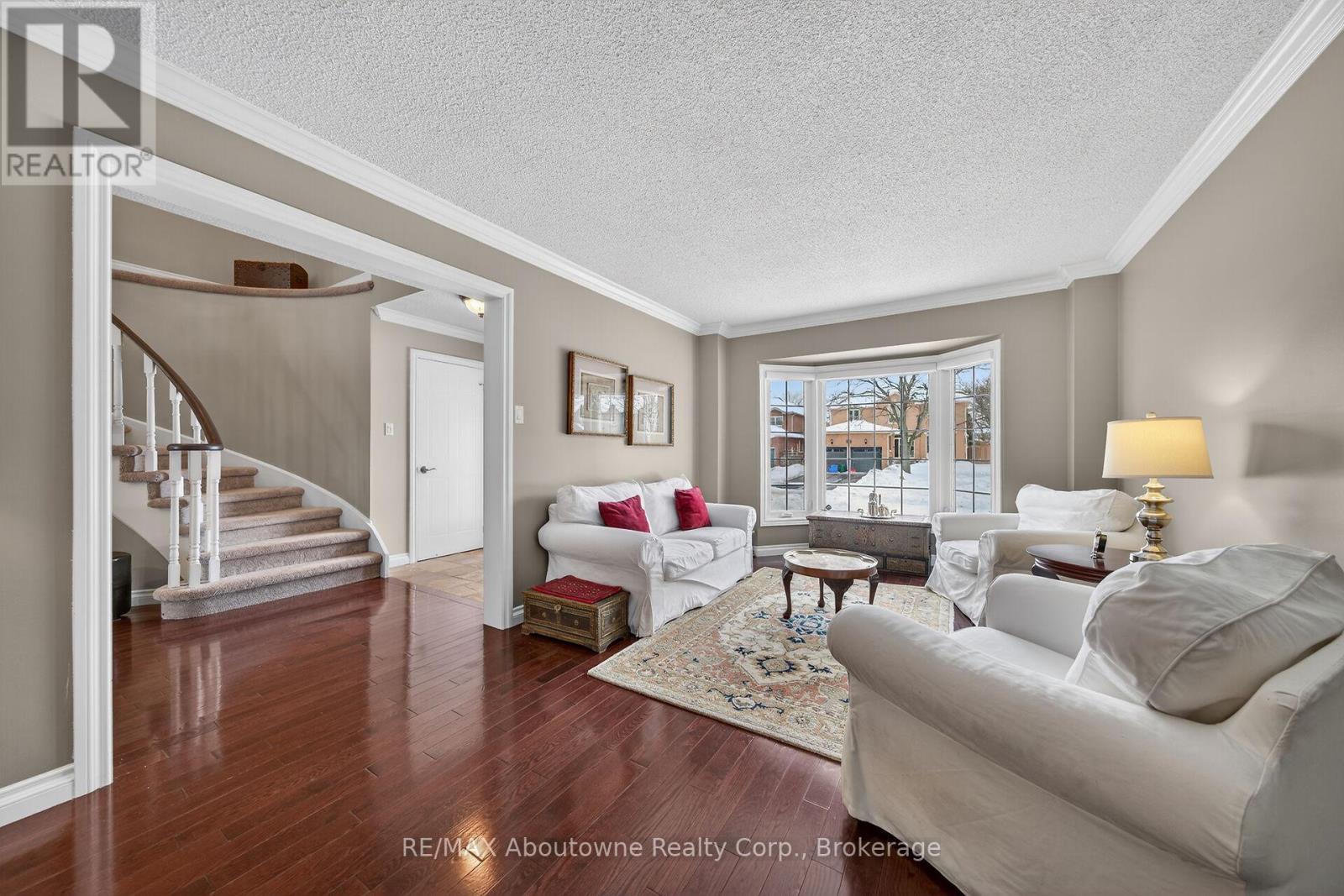 264 Richler Drive, Oakville, Ontario  L6H 5E4 - Photo 4 - W12779568