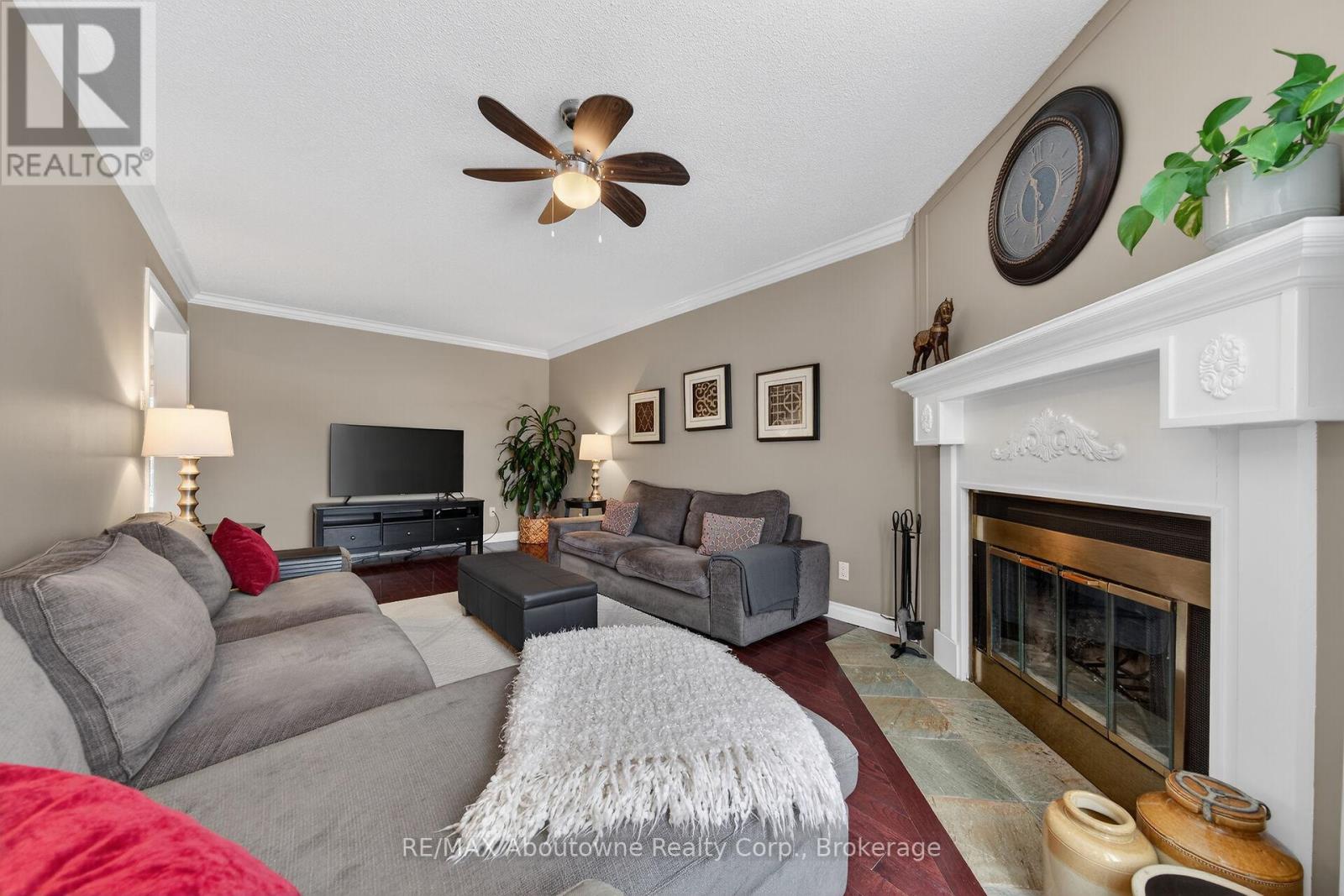 264 Richler Drive, Oakville, Ontario  L6H 5E4 - Photo 6 - W12779568