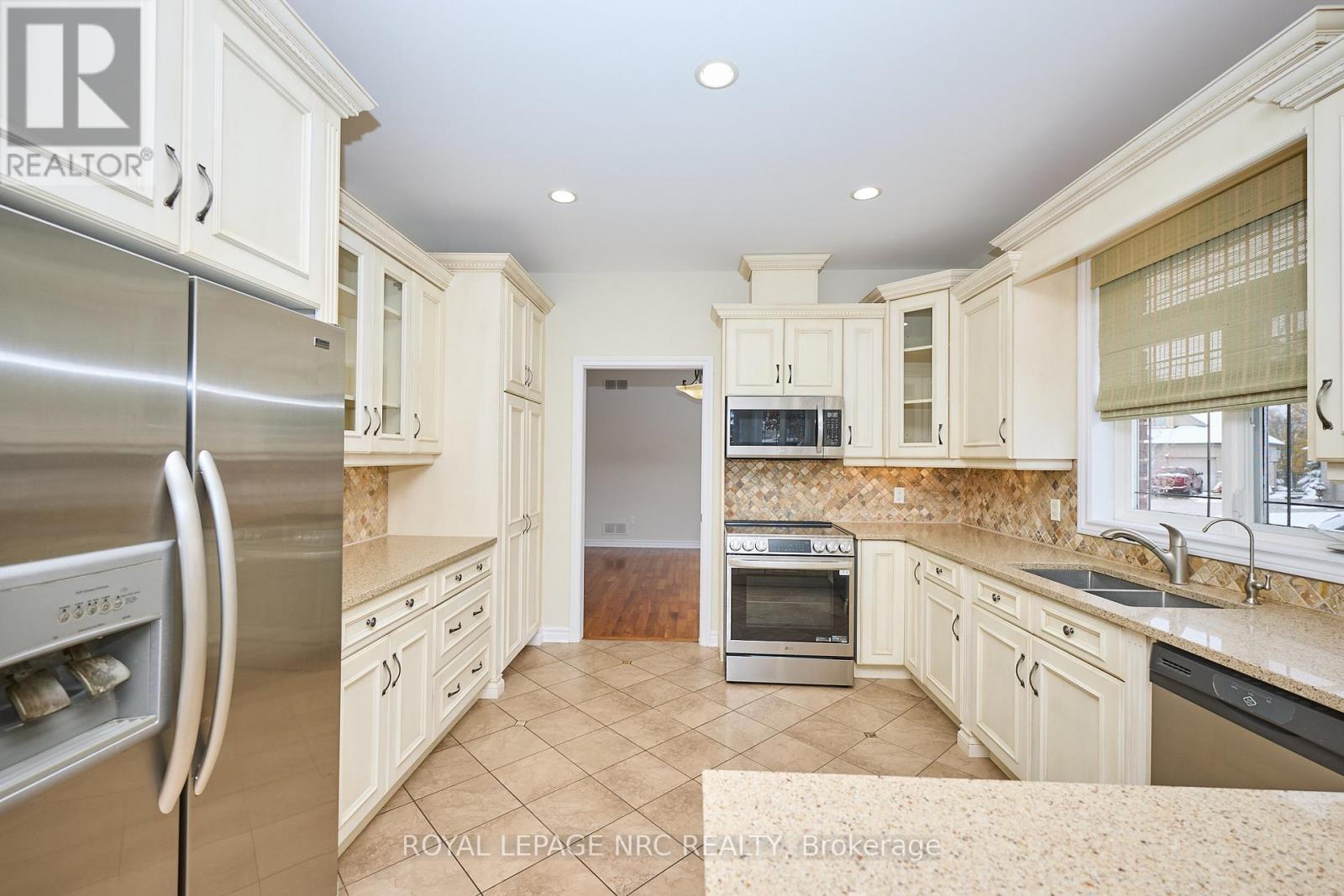 45 Timber Creek Crescent, Pelham (Fonthill), Ontario  L3E 0P3 - Photo 24 - X12779446