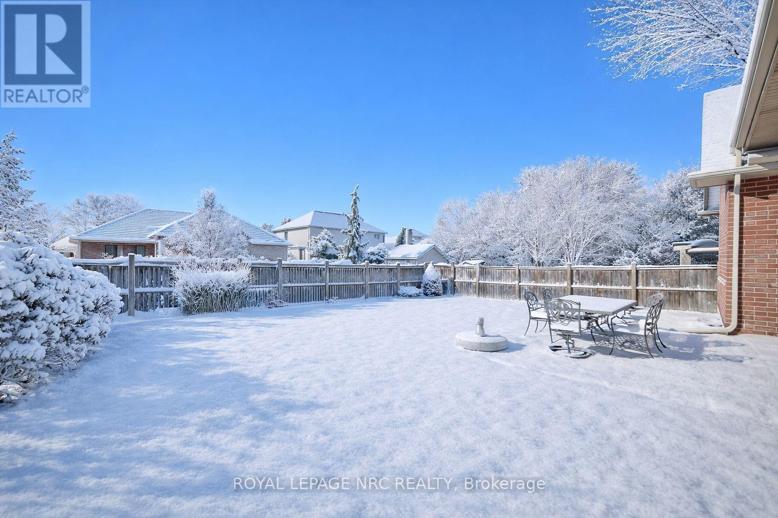 45 Timber Creek Crescent, Pelham (Fonthill), Ontario  L3E 0P3 - Photo 3 - X12779446