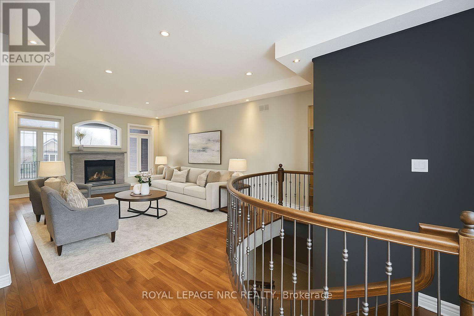 45 Timber Creek Crescent, Pelham (Fonthill), Ontario  L3E 0P3 - Photo 9 - X12779446