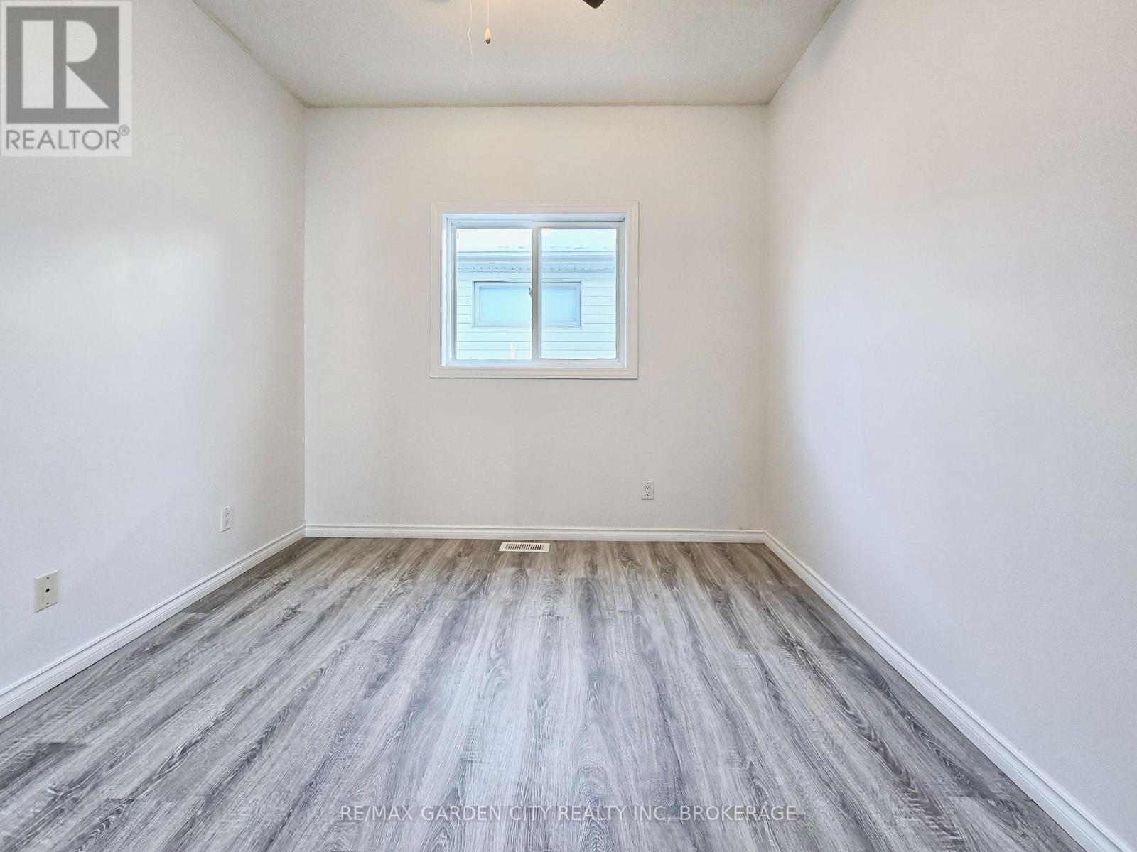 11 Cozocar Crescent, St. Catharines (Rykert/vansickle), Ontario  L2S 3Y5 - Photo 26 - X12779496