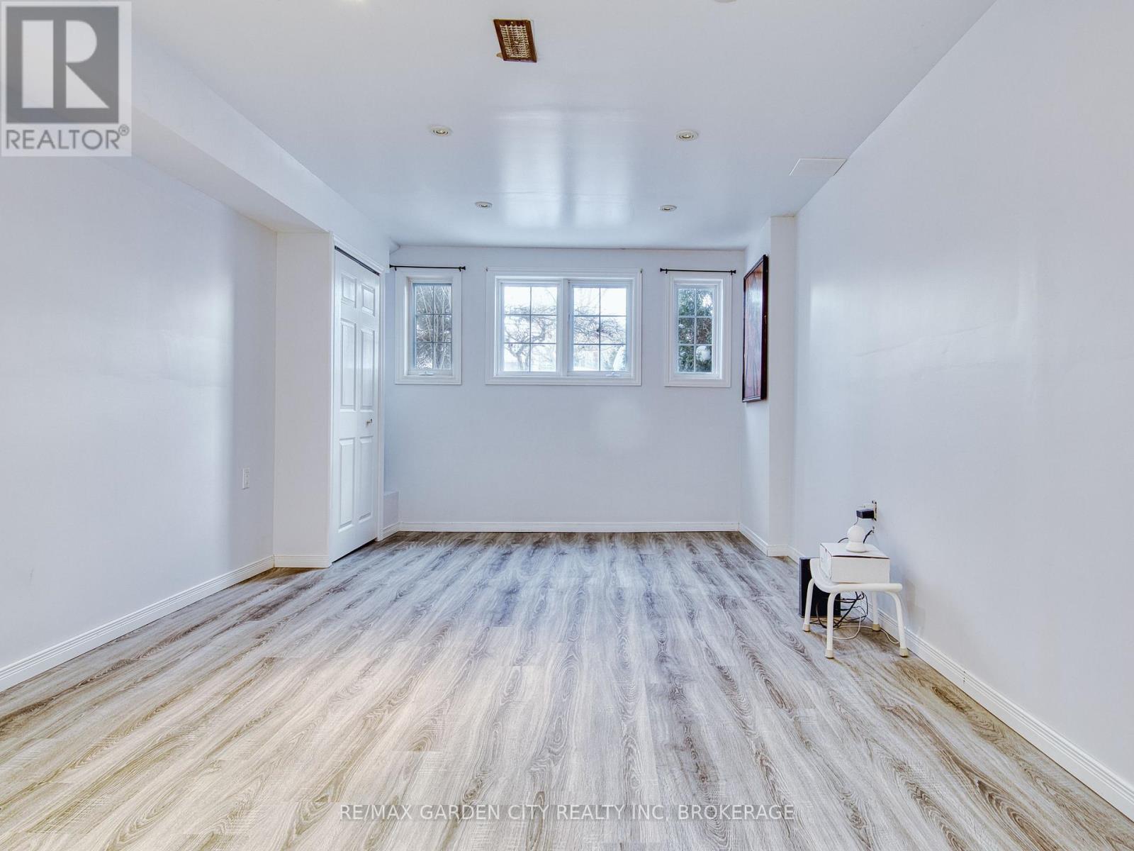 11 Cozocar Crescent, St. Catharines (Rykert/vansickle), Ontario  L2S 3Y5 - Photo 29 - X12779496