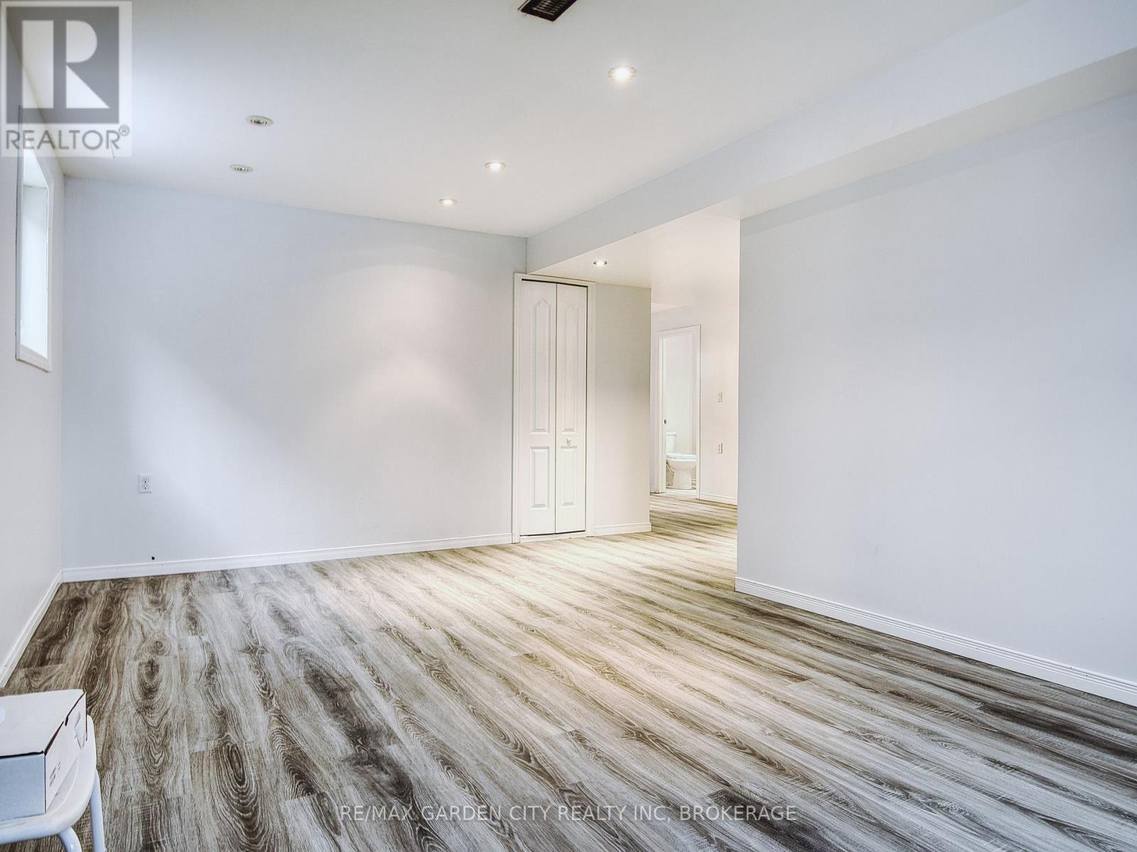 11 Cozocar Crescent, St. Catharines (Rykert/vansickle), Ontario  L2S 3Y5 - Photo 30 - X12779496