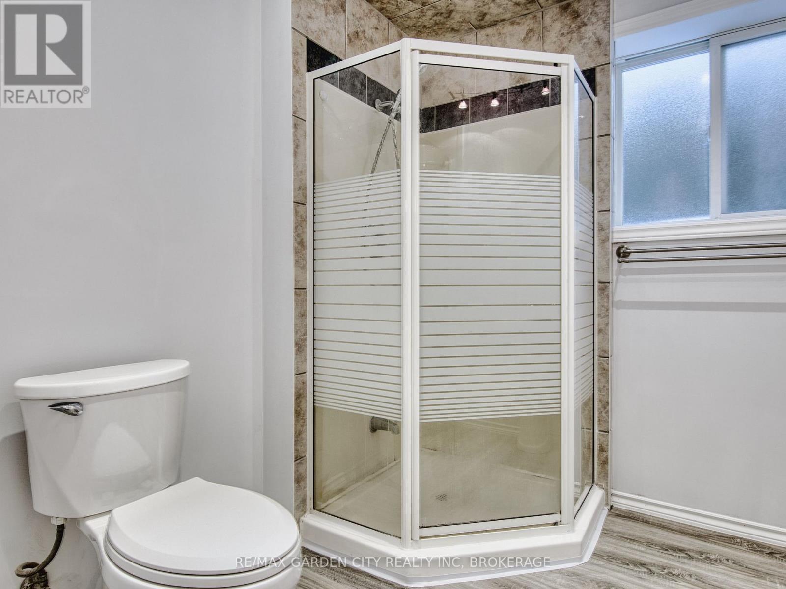 11 Cozocar Crescent, St. Catharines (Rykert/vansickle), Ontario  L2S 3Y5 - Photo 36 - X12779496