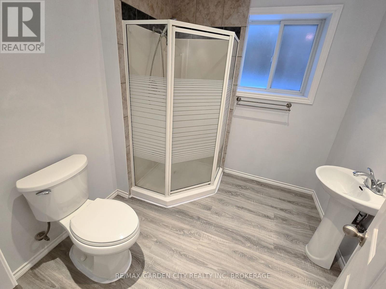 11 Cozocar Crescent, St. Catharines (Rykert/vansickle), Ontario  L2S 3Y5 - Photo 38 - X12779496