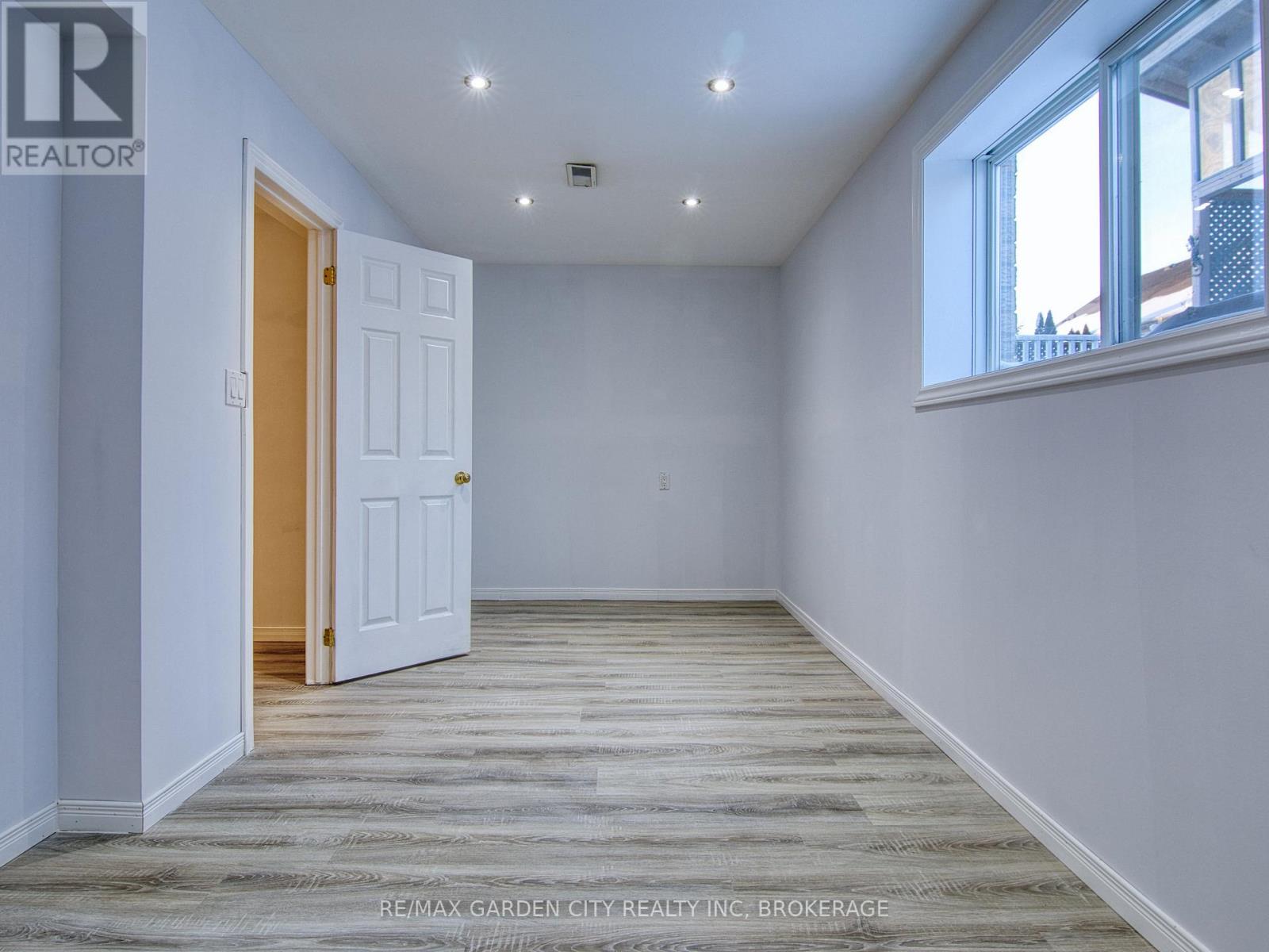 11 Cozocar Crescent, St. Catharines (Rykert/vansickle), Ontario  L2S 3Y5 - Photo 40 - X12779496