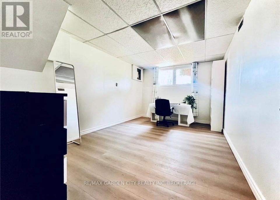 73 Lakeshore Road, St. Catharines (Lakeshore), Ontario  L2N 2T3 - Photo 15 - X12779502