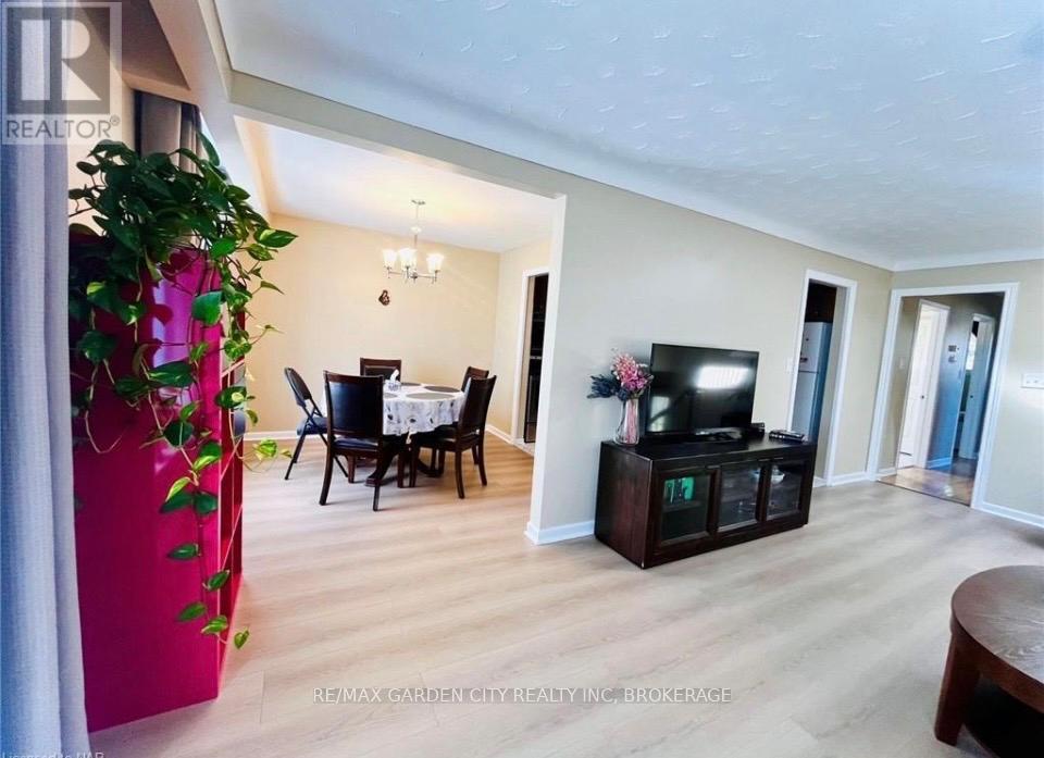 73 Lakeshore Road, St. Catharines (Lakeshore), Ontario  L2N 2T3 - Photo 6 - X12779502