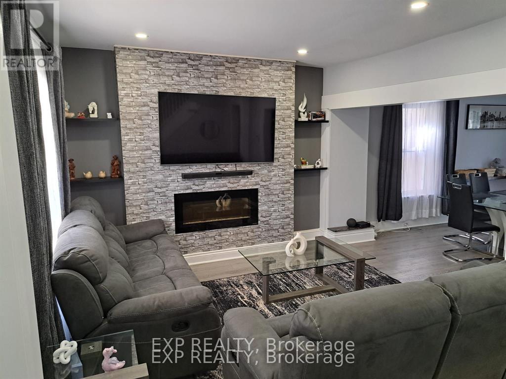 41 Kent Street, Welland (Welland Downtown), Ontario  L3B 3H2 - Photo 3 - X12779556