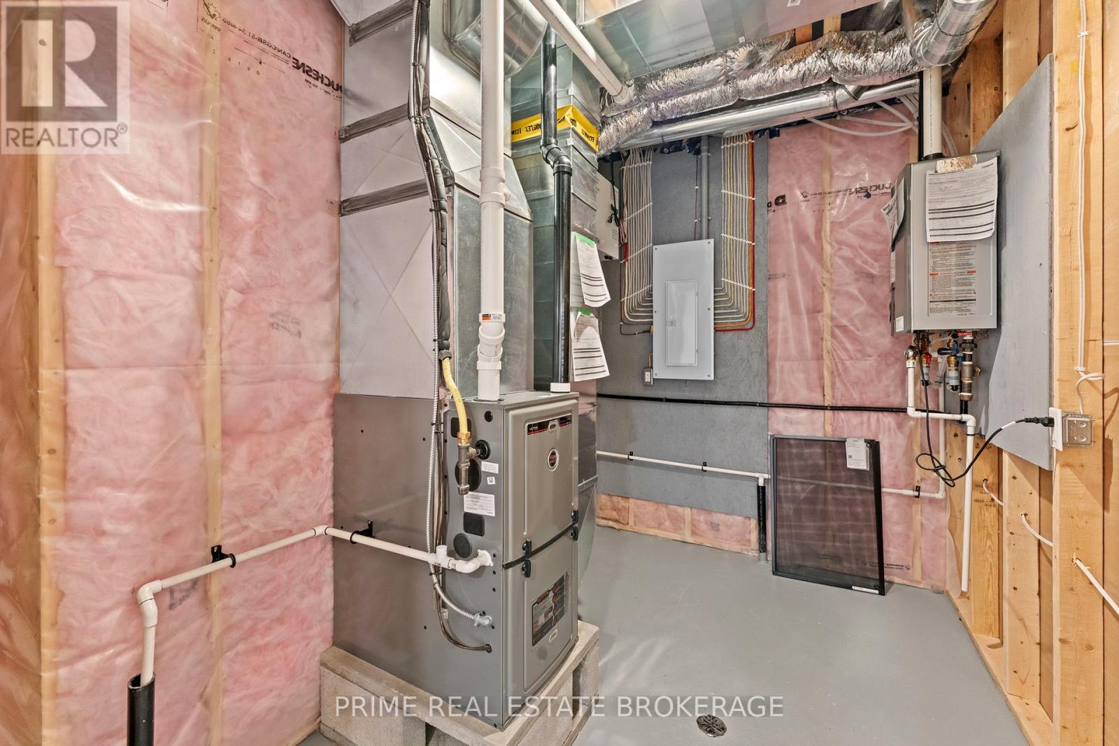 1 - 110 Coastal Crescent, Lambton Shores, Ontario  N0M 1T0 - Photo 37 - X12378114