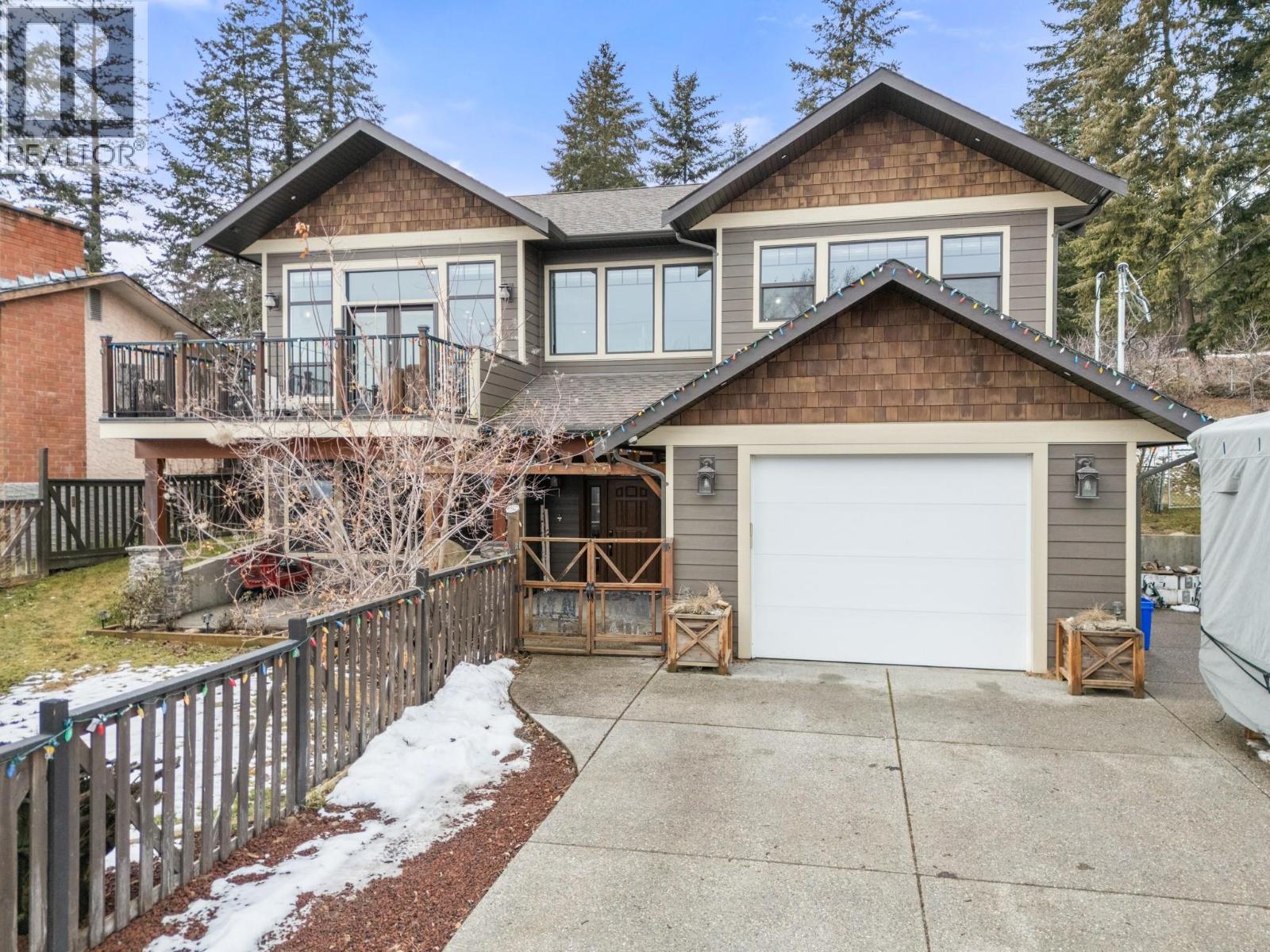 2058 Grandview Avenue, Lumby, British Columbia  V0E 2G0 - Photo 3 - 10373972